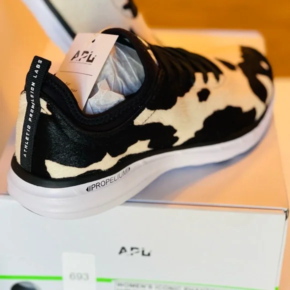 NIB APL WOMENS TECHLOOM PHANTOM BLACK/WHITE ICONIC CALF HAIR SNEAKER SZ 7.5 - Picture 9 of 14
